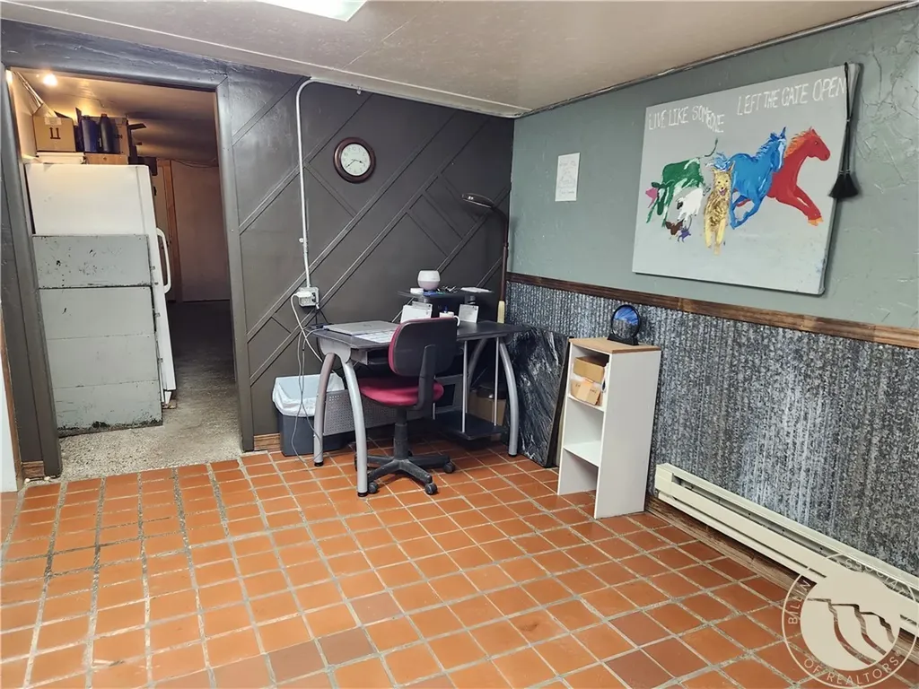 77 Mount Highway 13 Circle MT 59215