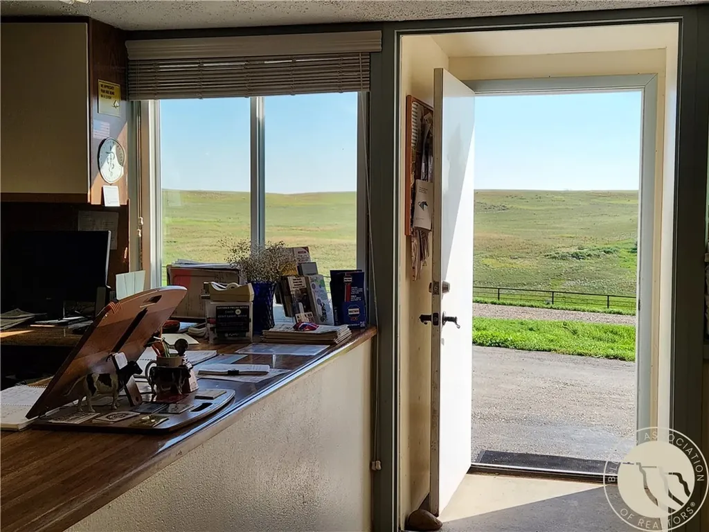 77 Mount Highway 13 Circle MT 59215