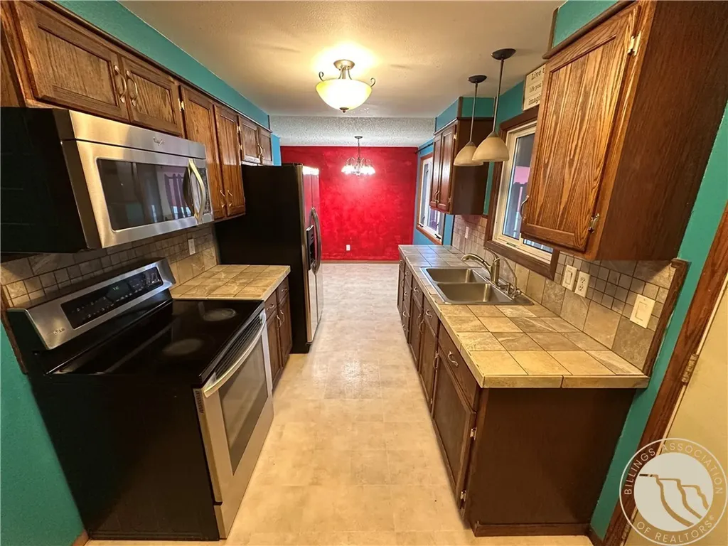 511 S 5th Street W Baker MT 59313