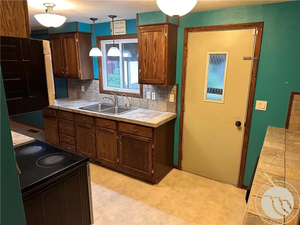 511 S 5th Street W Baker MT 59313