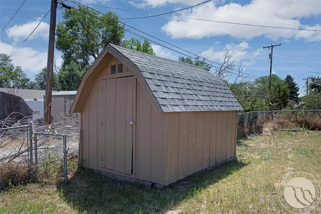 721 N Cody Avenue Hardin MT 59034