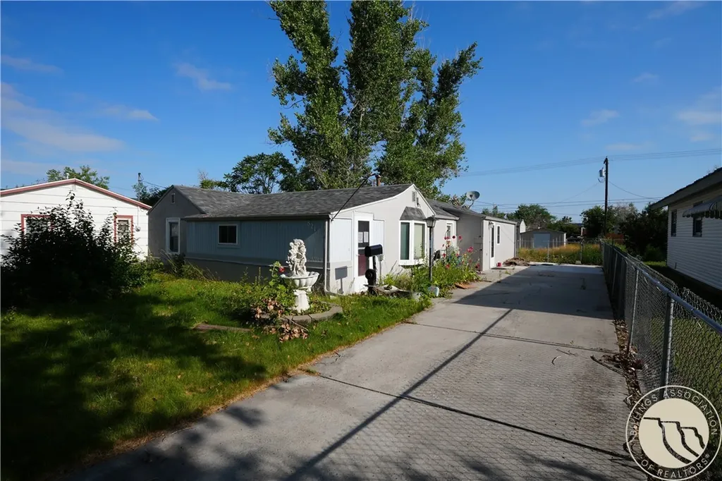 821 W 1st Street Hardin MT 59034