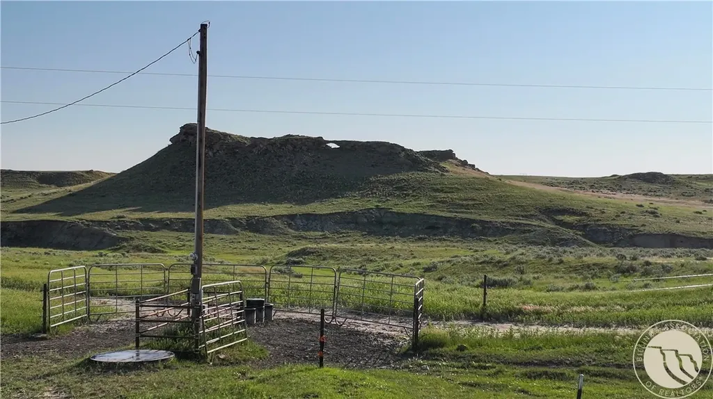 1287 W Little Dry Road Miles City MT 59322