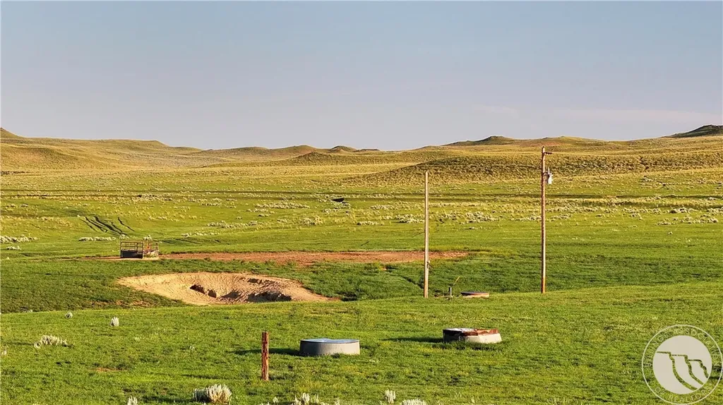 1287 W Little Dry Road Miles City MT 59322