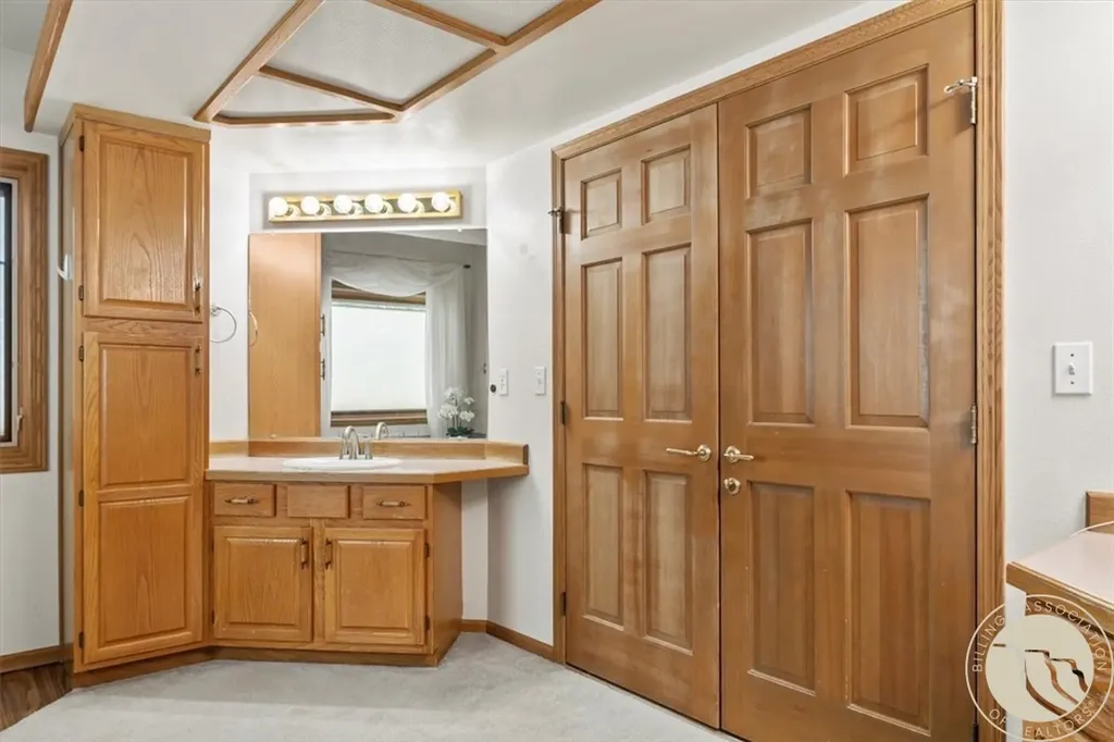 2745 Zimmerman Trail Billings MT 59102