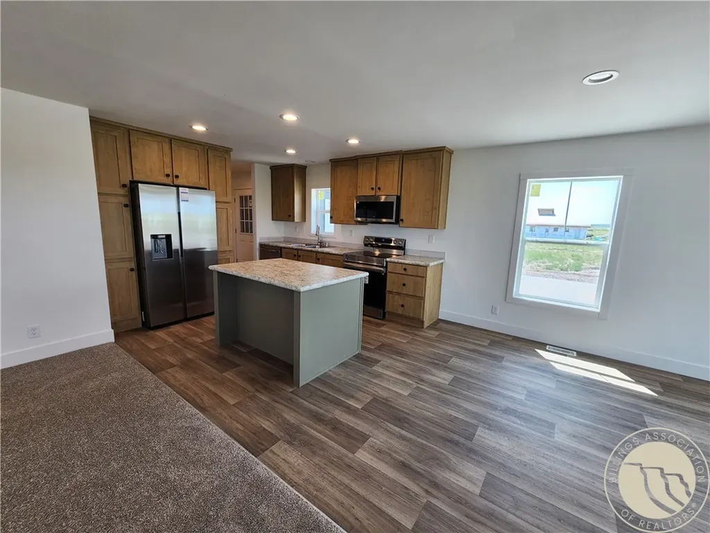 3418 High Noon Shepherd MT 59079