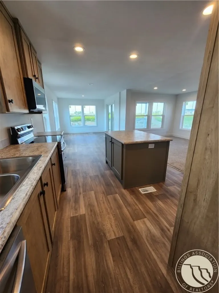 3418 High Noon Shepherd MT 59079