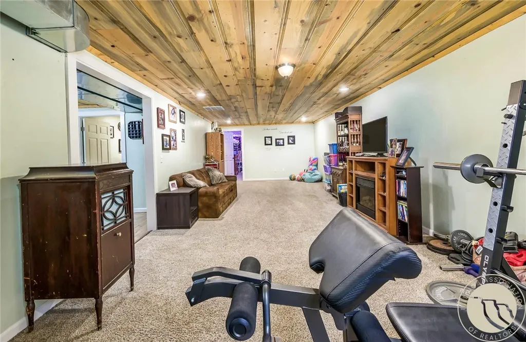 24 S Swan Lane Fromberg MT 59059