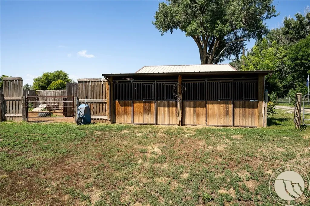 24 S Swan Lane Fromberg MT 59059
