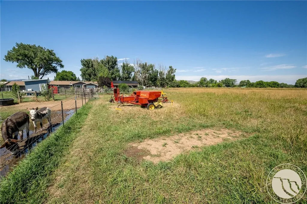 24 S Swan Lane Fromberg MT 59059