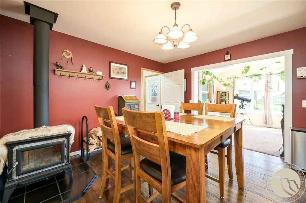 24 S Swan Lane Fromberg MT 59059