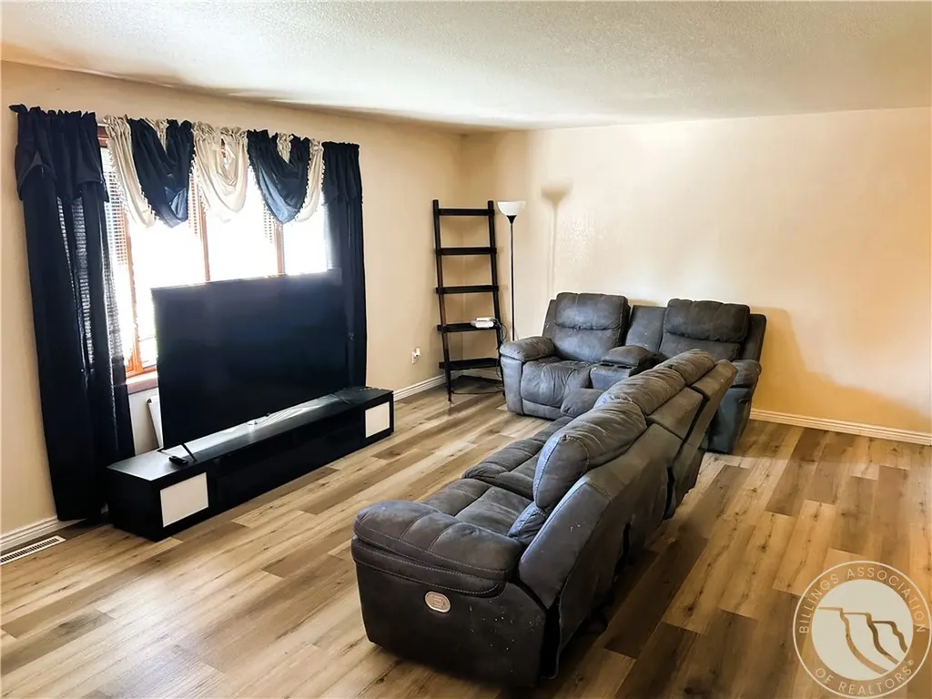914 Blue Sage Court Hardin MT 59034