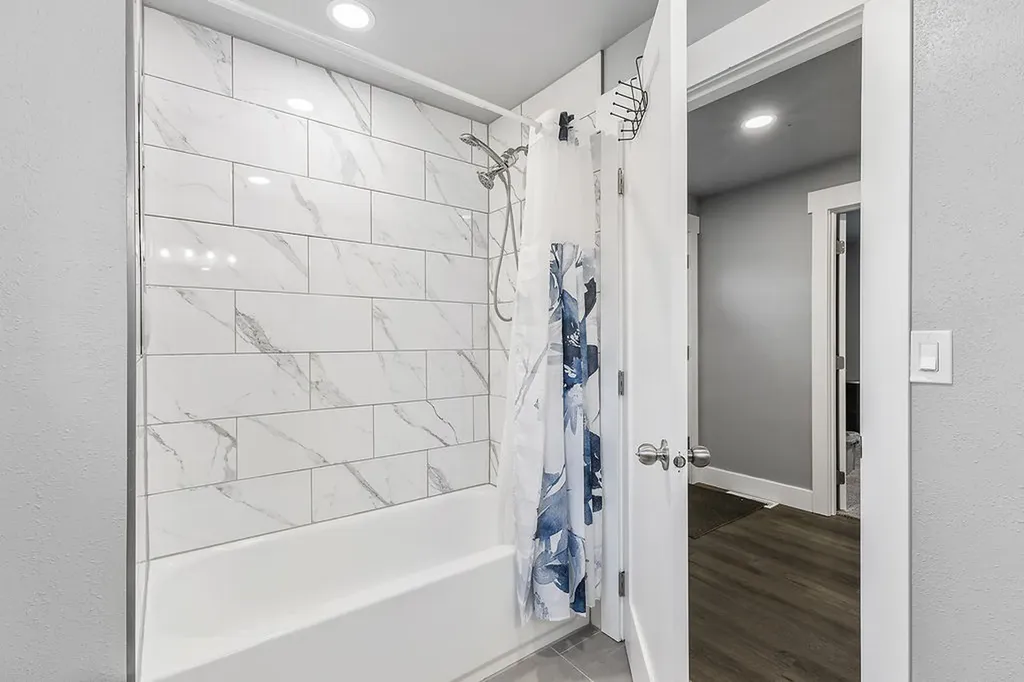 17 Second Avenue Fromberg MT 59029
