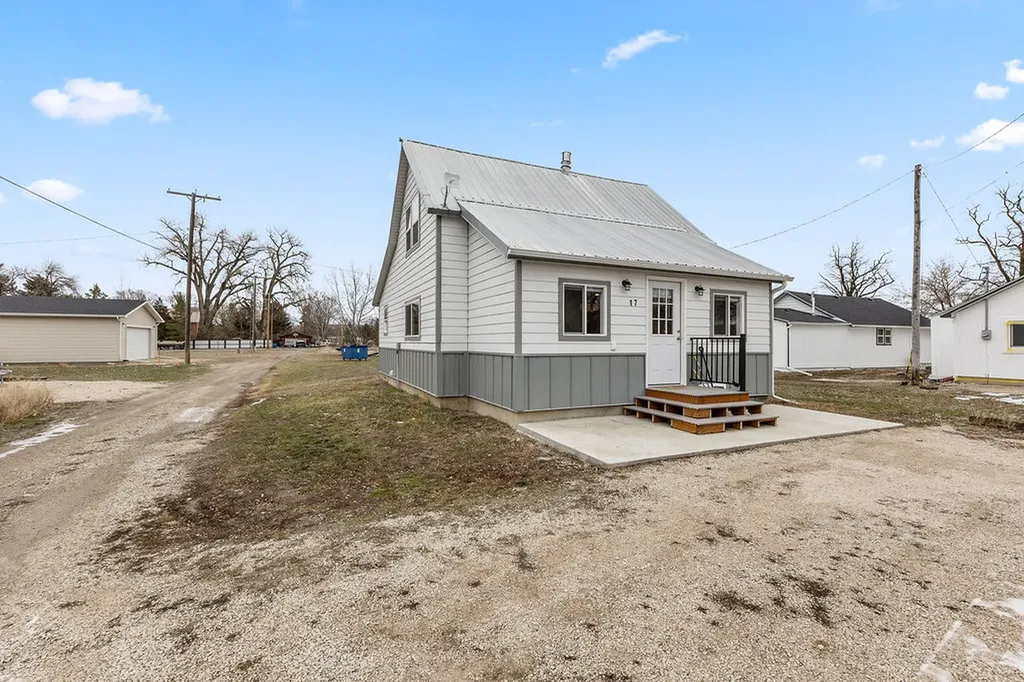 17 Second Avenue Fromberg MT 59029