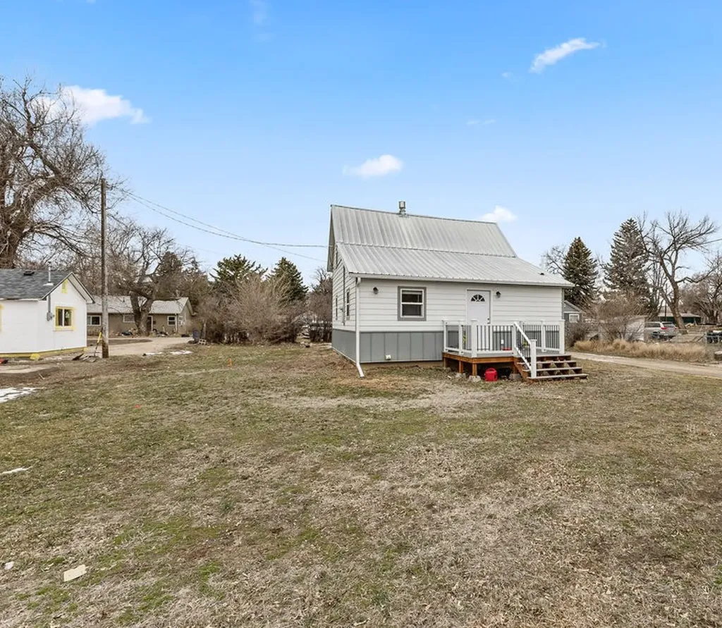 17 Second Avenue Fromberg MT 59029