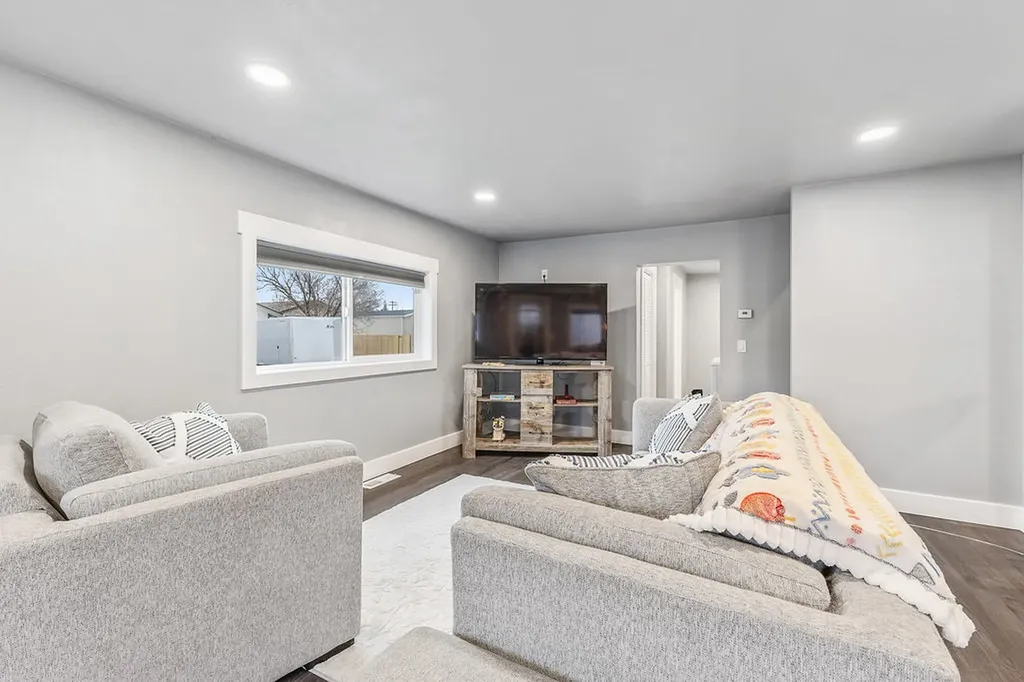 17 Second Avenue Fromberg MT 59029