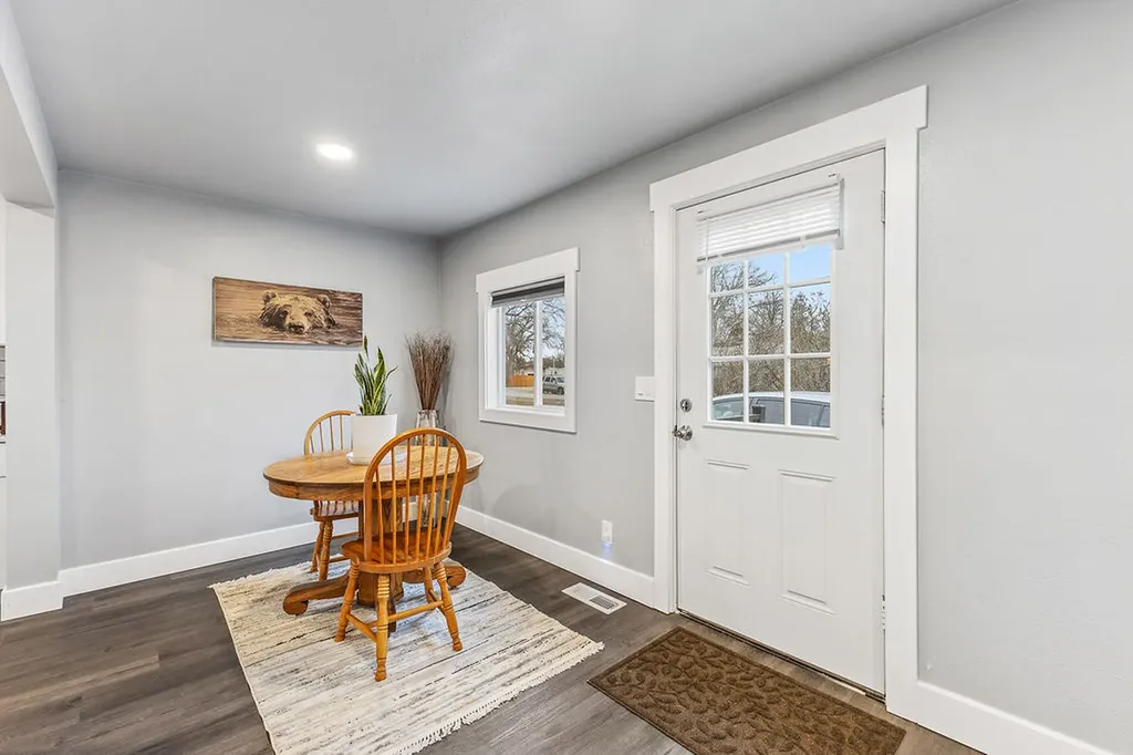 17 Second Avenue Fromberg MT 59029