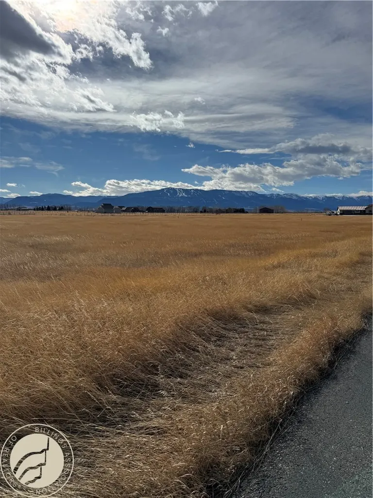 11 Horseshoe Trail Roberts MT 59070