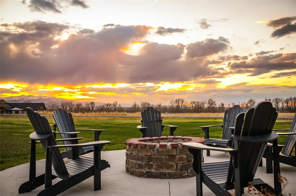 43 Horseshoe Trail Roberts MT 59070