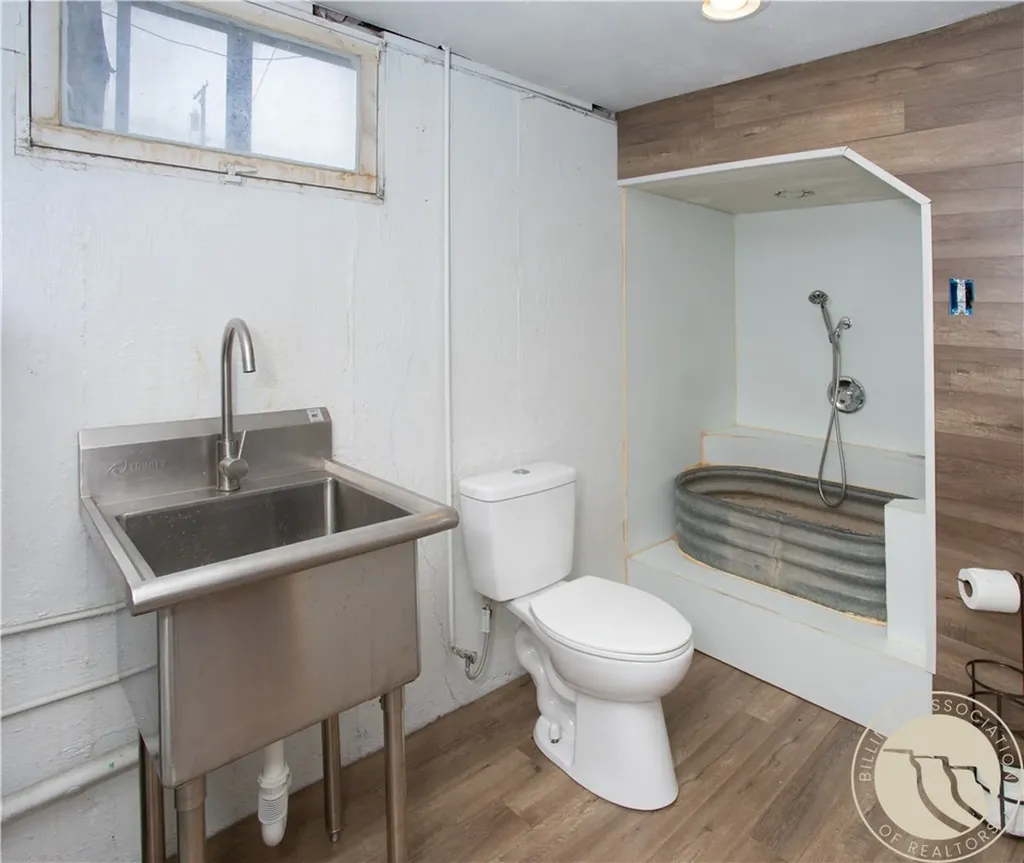 18 N Cody Avenue Hardin MT 59034