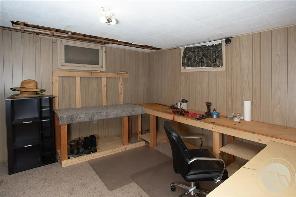 18 N Cody Avenue Hardin MT 59034