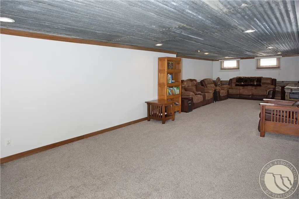 18 N Cody Avenue Hardin MT 59034