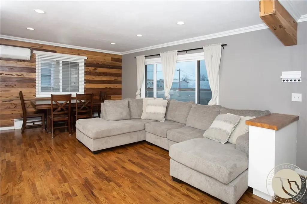 18 N Cody Avenue Hardin MT 59034