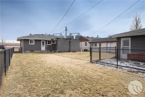 18 N Cody Avenue Hardin MT 59034