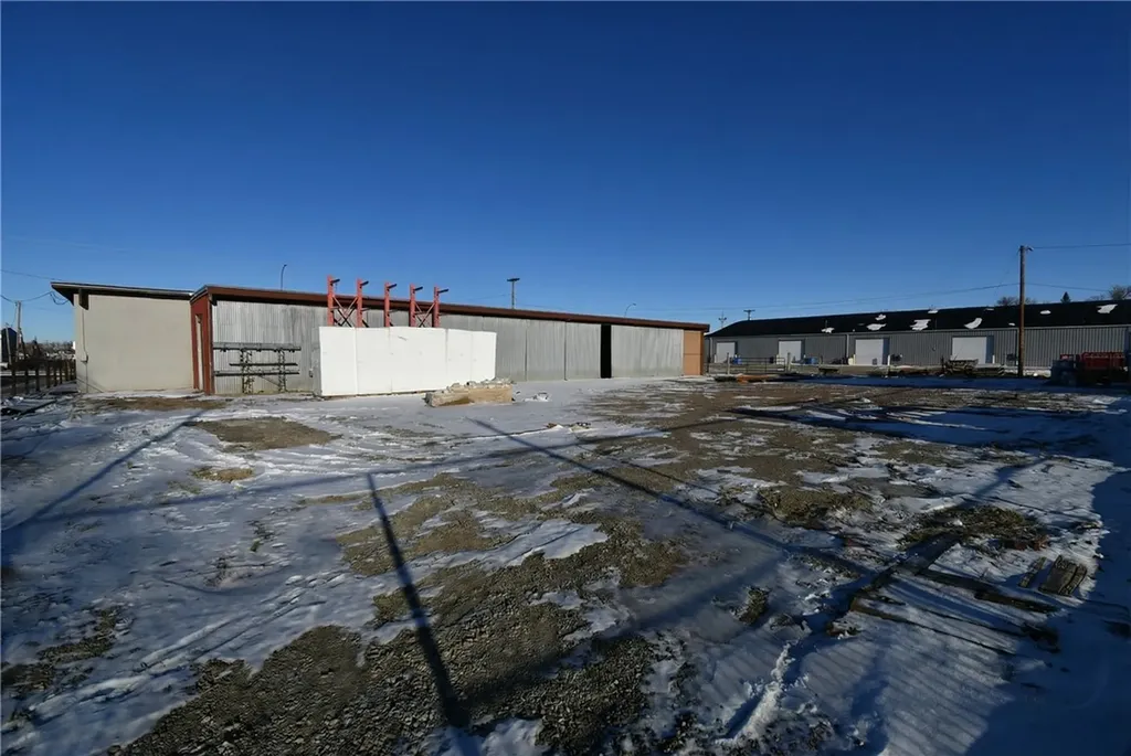 822 N Sargent Glendive MT 59330
