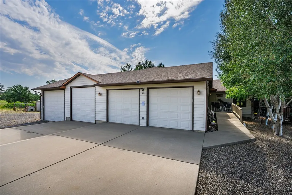 3203 Chief Looking Glass Trail Road Laurel MT 59044