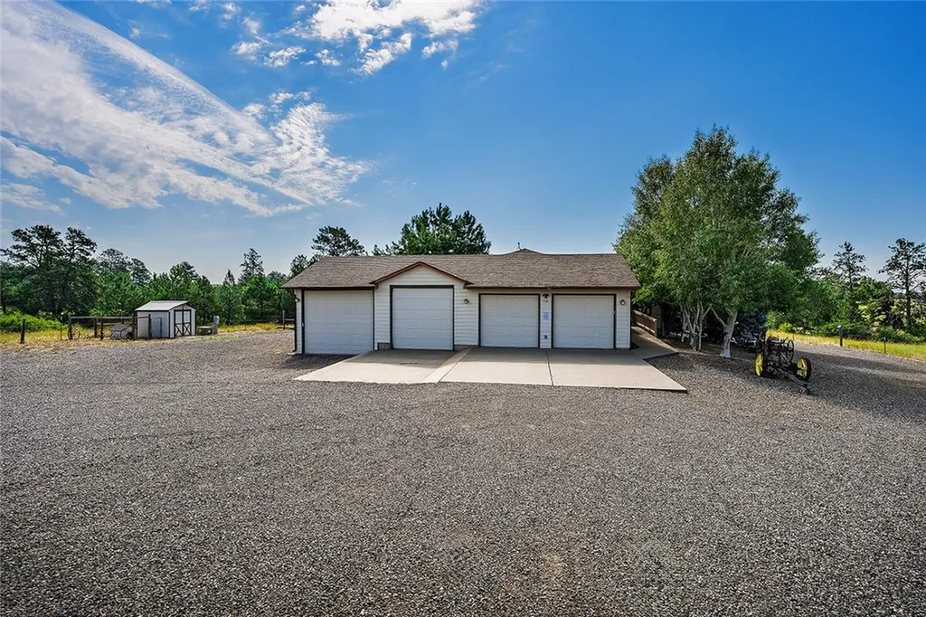 3203 Chief Looking Glass Trail Road Laurel MT 59044