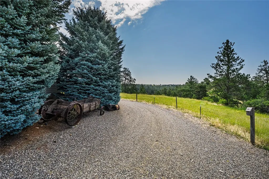 3203 Chief Looking Glass Trail Road Laurel MT 59044