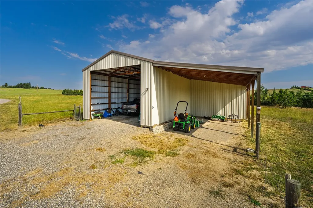 3203 Chief Looking Glass Trail Road Laurel MT 59044