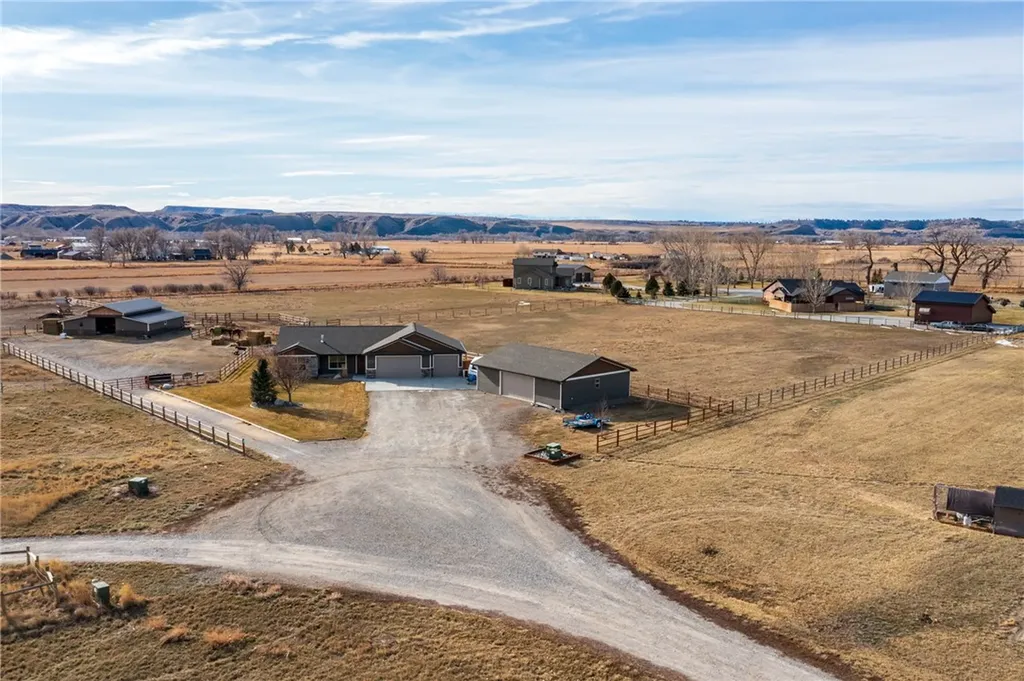 10 Sagebrush Downs Park City MT 59063
