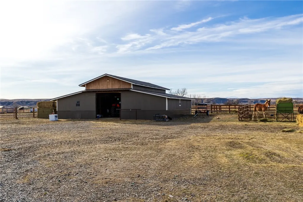 10 Sagebrush Downs Park City MT 59063