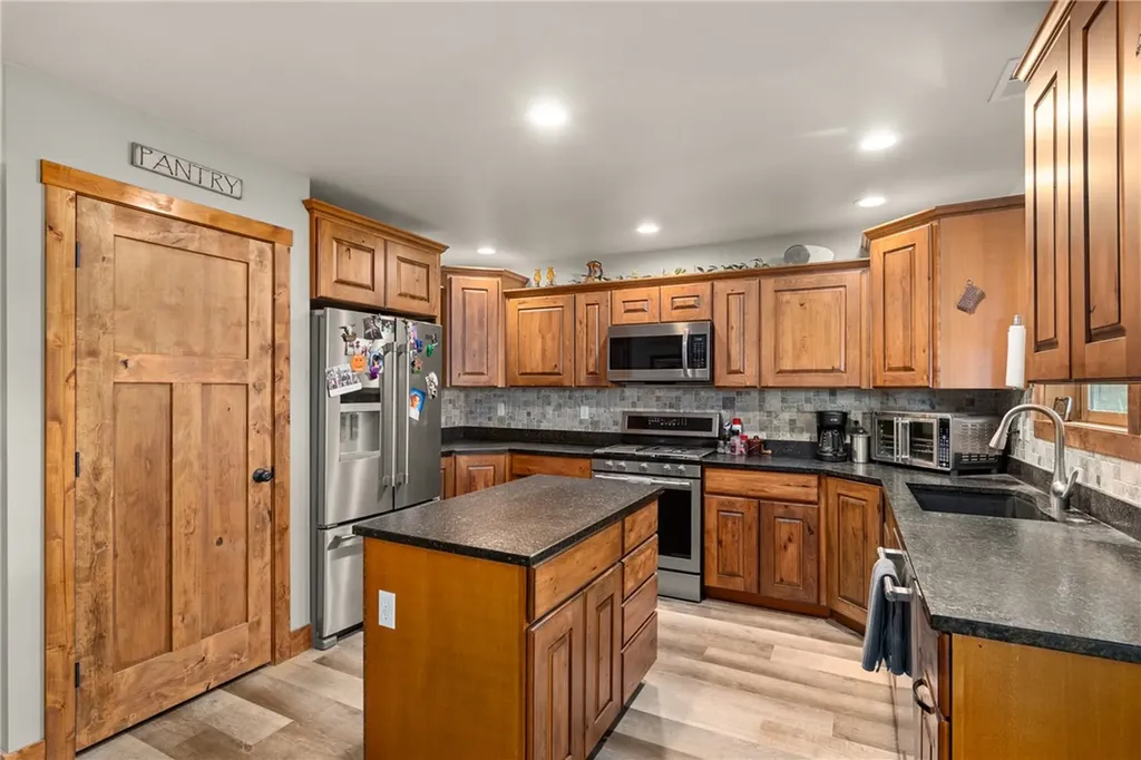 10 Sagebrush Downs Park City MT 59063