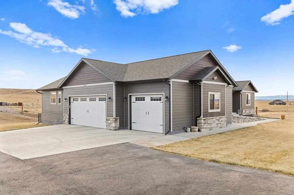 2907 Clarks Point Drive Laurel MT 59044