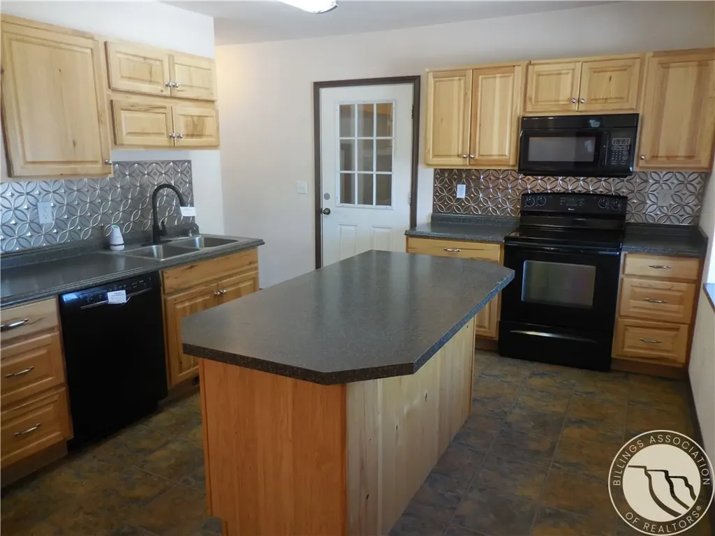 124 Lincoln Avenue NW Sidney MT 59270