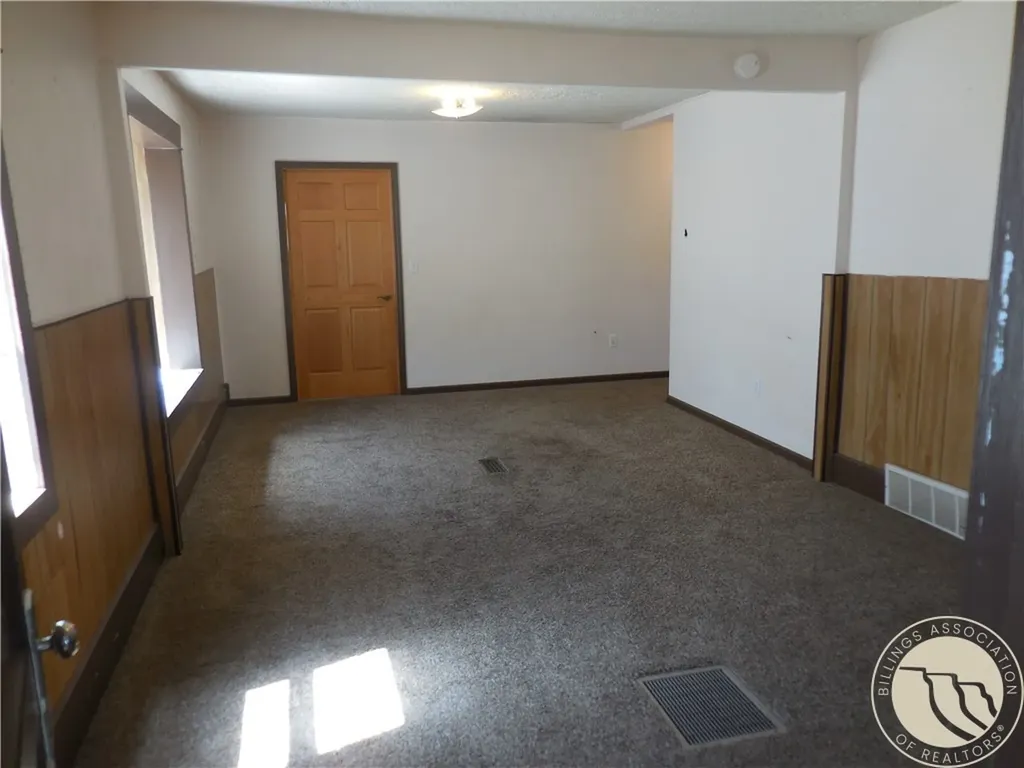 124 Lincoln Avenue NW Sidney MT 59270