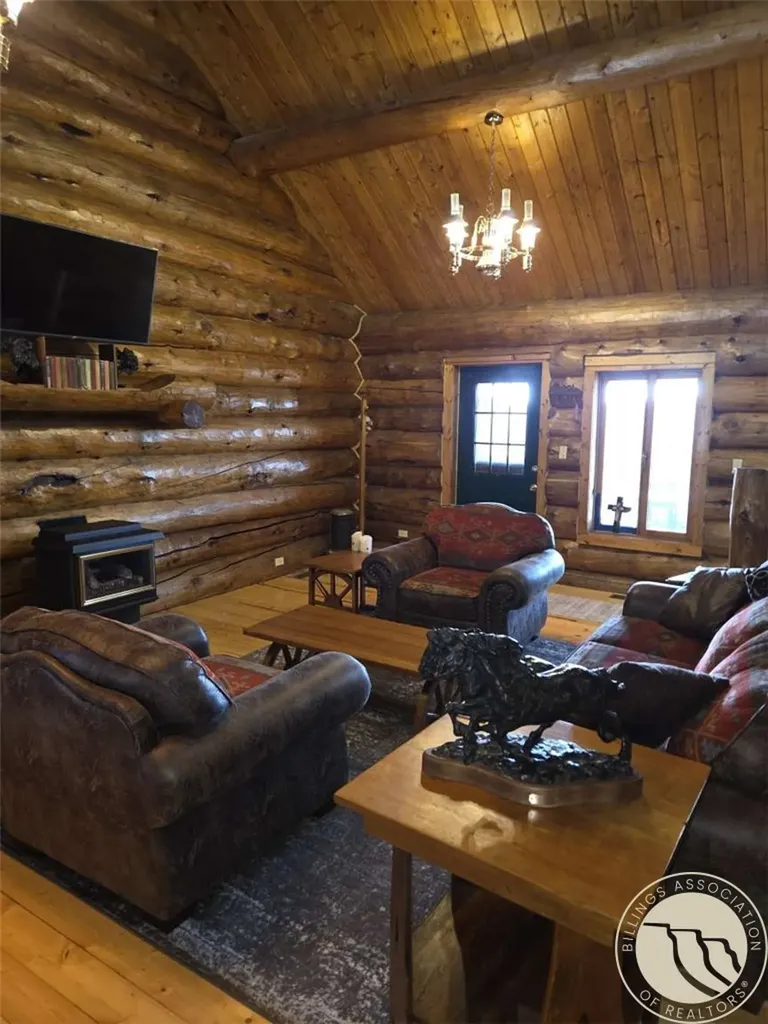 104 Stillwater Loop Columbus MT 59019