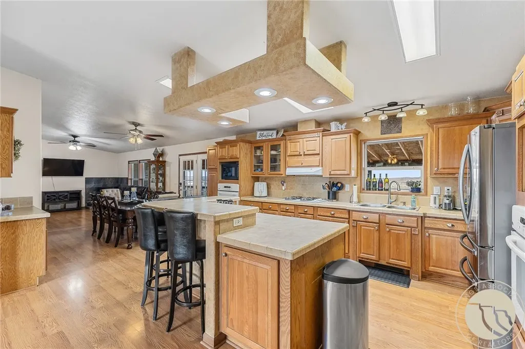 3335 White Buffalo Road Huntley MT 59037