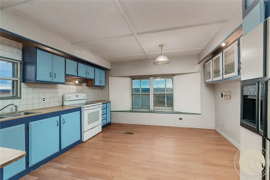 2652 S 27th Road Ballantine MT 59006