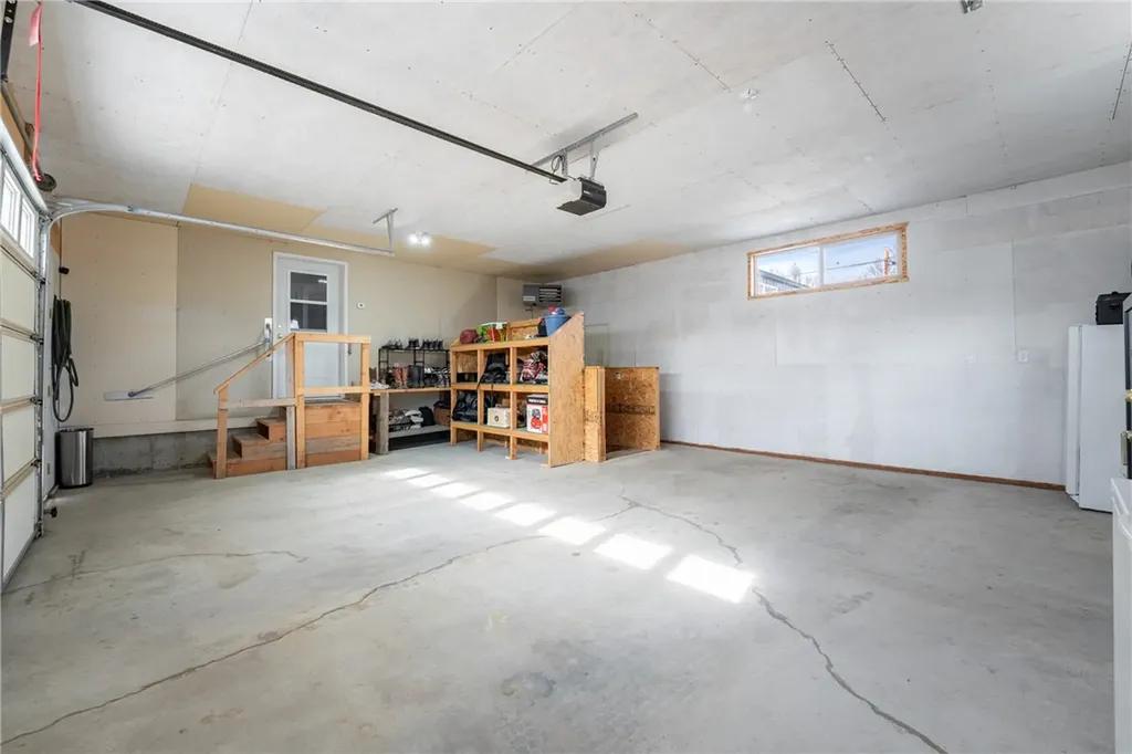 326 E 2nd Avenue N Columbus MT 59019