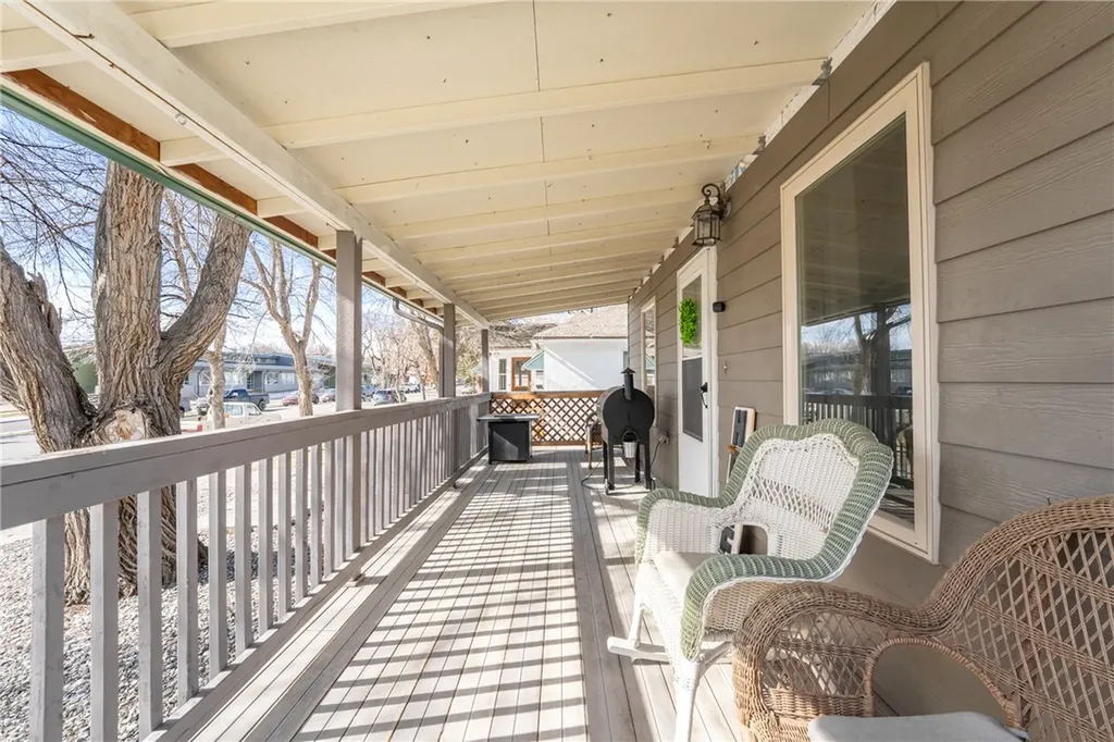 326 E 2nd Avenue N Columbus MT 59019