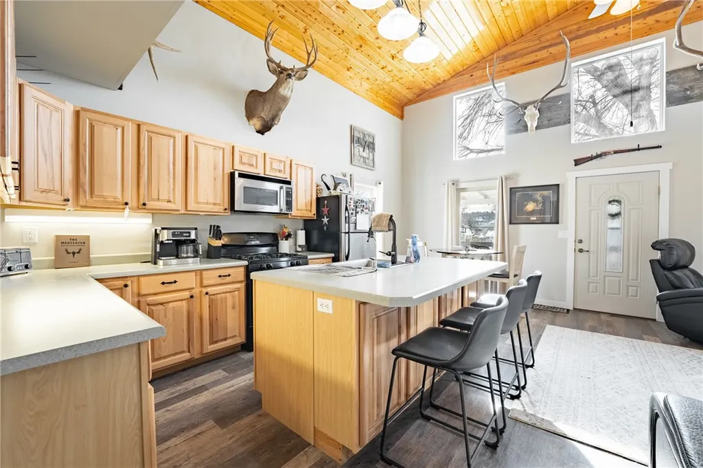 326 E 2nd Avenue N Columbus MT 59019