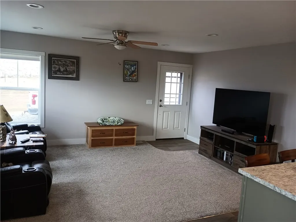 1387 Meeteetse Trail Belfry MT 59008