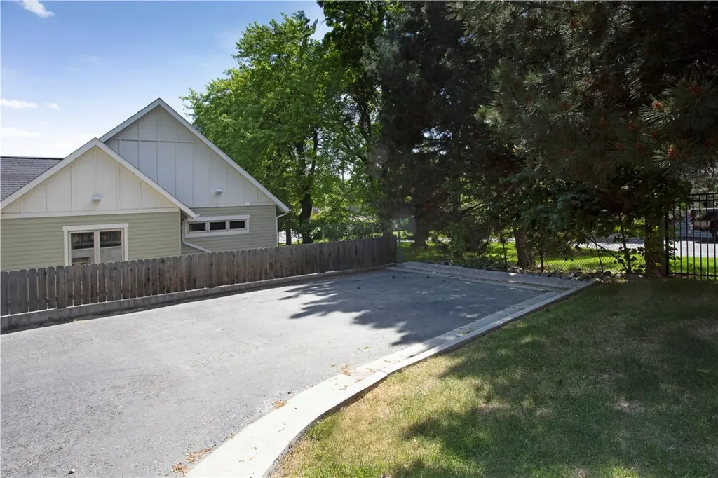 413 Rimrock Road Billings MT 59102