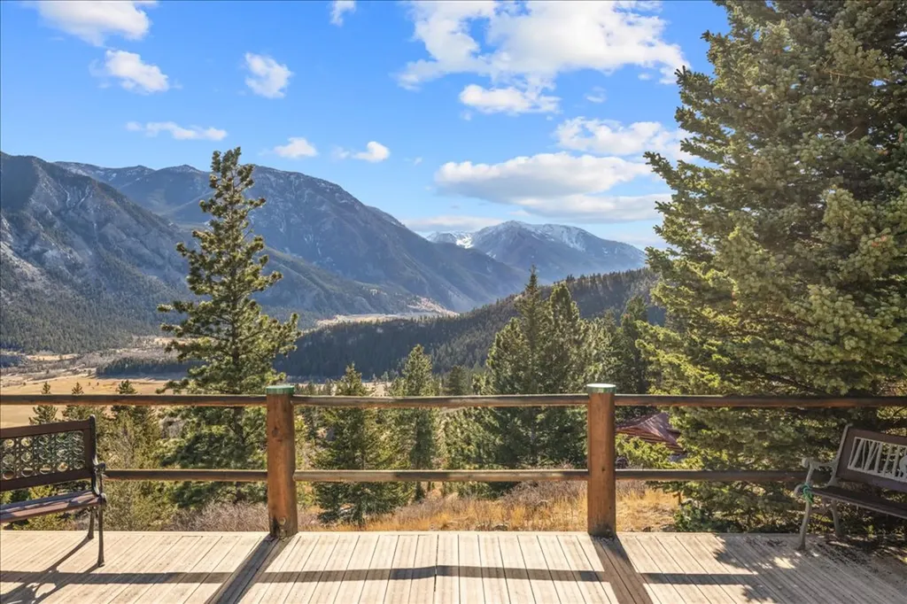 4 Hawk Trail Nye MT 59061