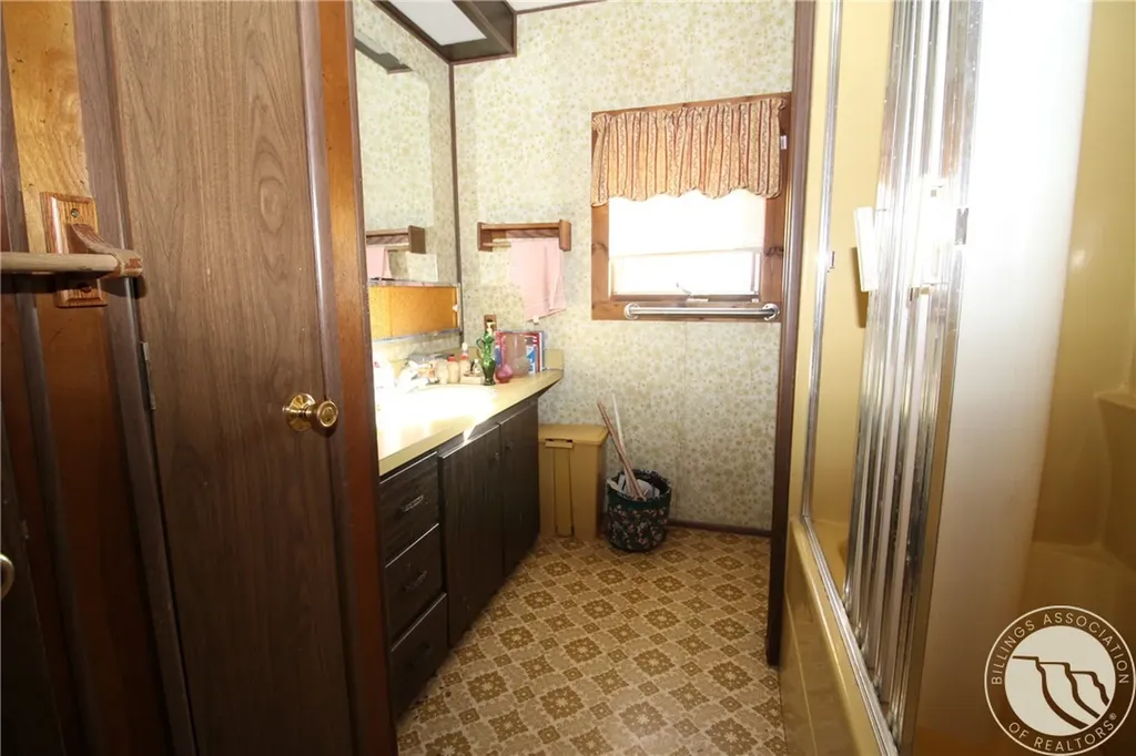 115 Highway 384 Hardin MT 59034