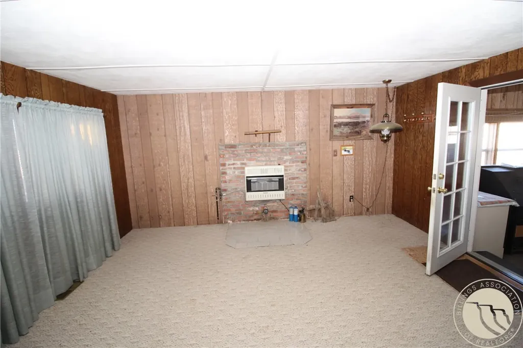 115 Highway 384 Hardin MT 59034